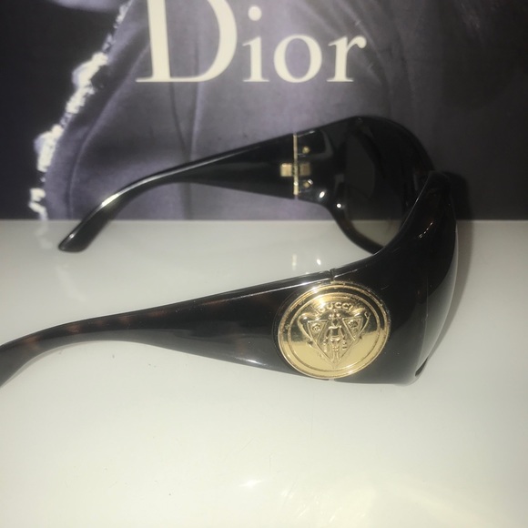Vintage Gucci sunglasses - Picture 2 of 6